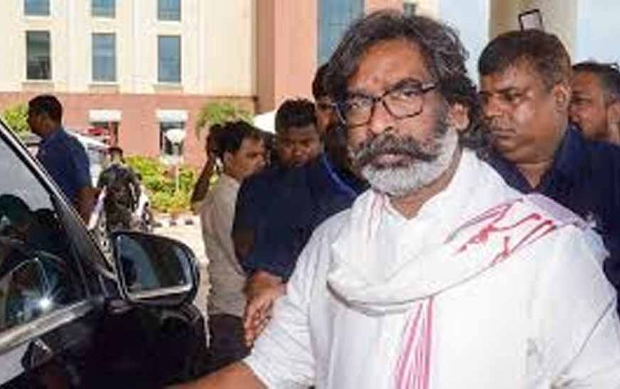 चांडिल-टाटा रूट पर ट्रेनों की लेटलतीफी पर भड़के CM हेमंत सोरेन, रेल मंत्री से जवाब तलब