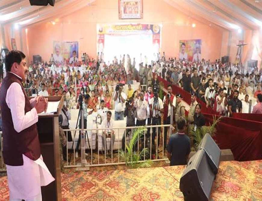 मुख्यमंत्री डॉ. यादव जैन मुनि आचार्य  के पावन सान्निध्य में आयोजित भव्य प्रतिष्ठा महोत्सव में हुए सम्मिलित