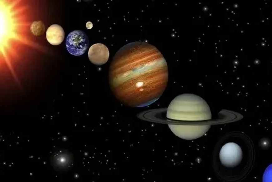 मई से दिसंबर तक ग्रहों की स्थिति से बदल सकता है भाग्य, कई राशियों को मिलेगा लाभ