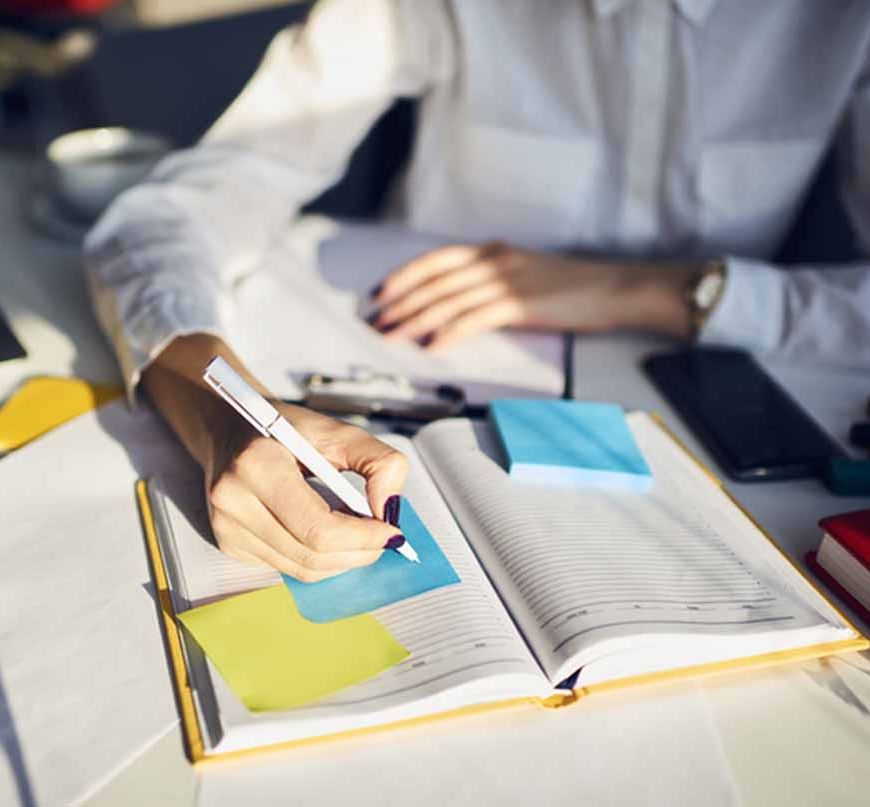 NEET सॉल्वर गैंग का पर्दाफाश: लग्जरी कारों के साथ MBBS छात्र समेत 3 गिरफ्तार