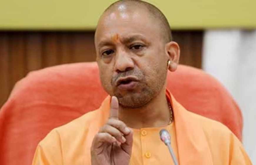 लखनऊ में सीएम योगी ने 500 युवाओं को दिए नियुक्ति पत्र