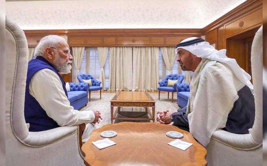 UAE के इस फैसले से भारत की किस्मत चमकेगी, डॉलर के बजाय रुपये में मिलेगा तेल