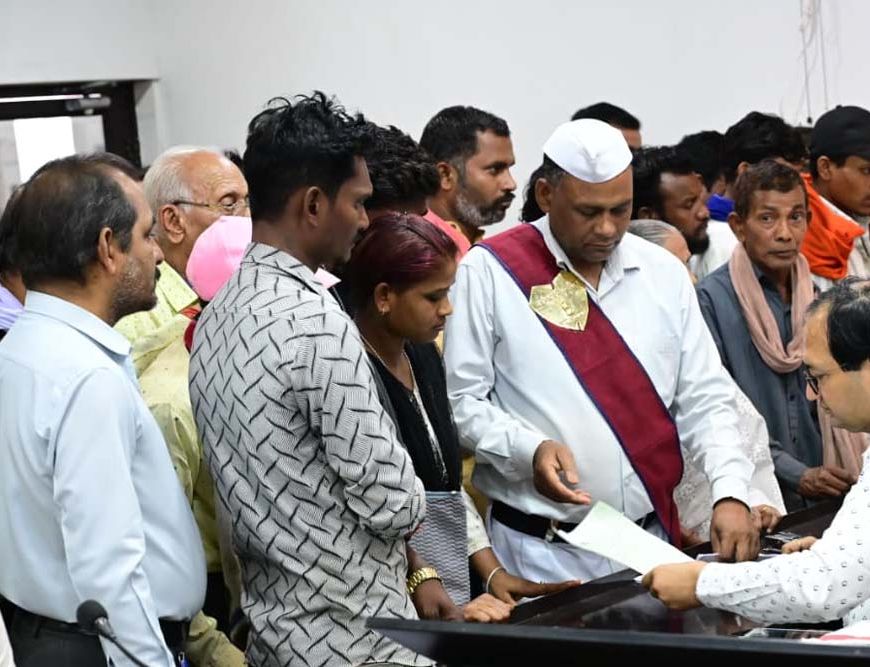 जनदर्शन में 103 आवेदनों पर हुई सुनवाई, कलेक्टर ने शिकायतों के त्वरित निराकरण के दिए निर्देश