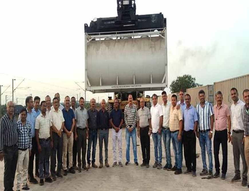 सिंगाजी ताप विद्युत गृह में आधुनिक रेलवे प्लेटफॉर्म का शुभारंभ