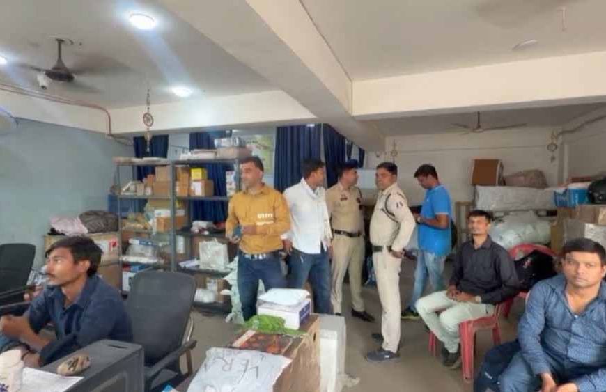 रायपुर में हंस ट्रैवल्स पर DRI की बड़ी कार्रवाई, कार्यालय से नोटों से भरे बोरे बरामद