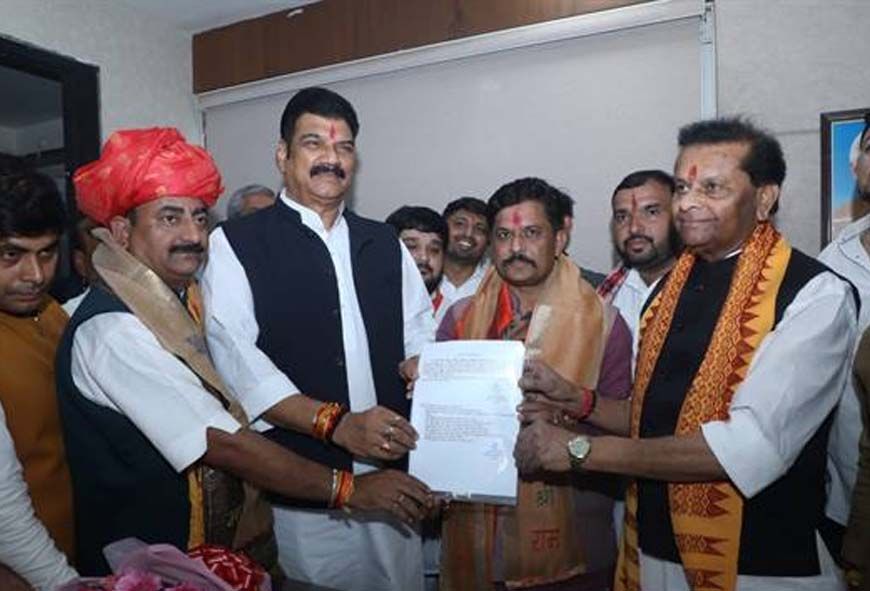 नागरिक आपूर्ति निगम के अध्यक्ष डॉ. के.पी. यादव एवं उपाध्यक्ष कांकर ने संभाला पदभार