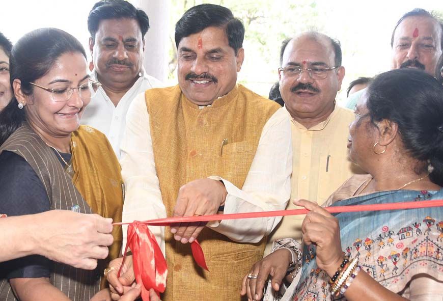भोपाल निगम की 8-मंजिला बिल्डिंग का लोकार्पण, CM बोले—नीचे जनता से जुड़े काम होंगे; 10.5 मेगावाट सोलर प्लांट भी शुरू