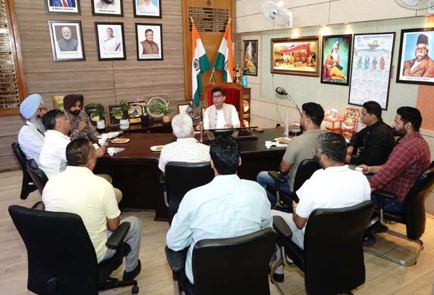 चंडीगढ़ नगर निगम ने अवैध कब्जों पर लिया एक्शन, 15 दिन में हटाने के आदेश