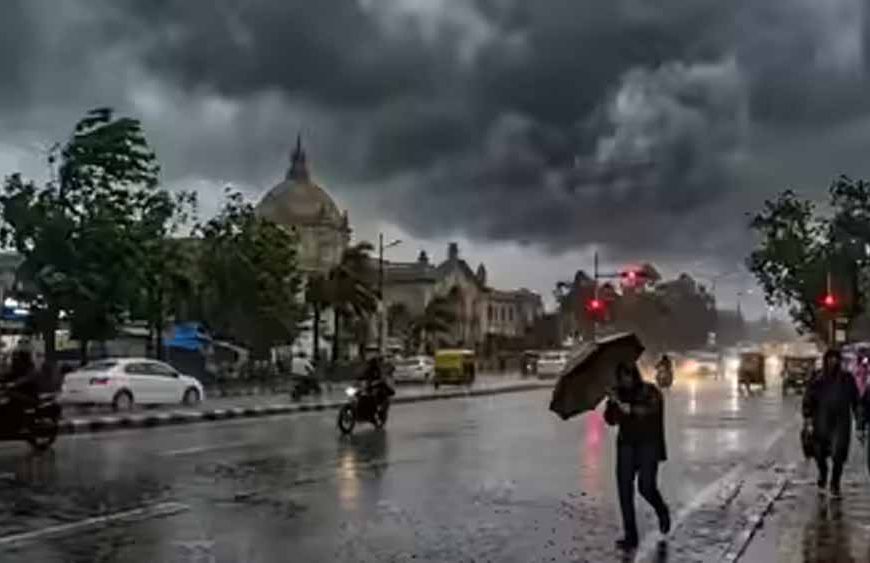 यूपी में आंधी-बारिश का अलर्ट, 60 किमी/घंटा तक हवाएं चलने की संभावना