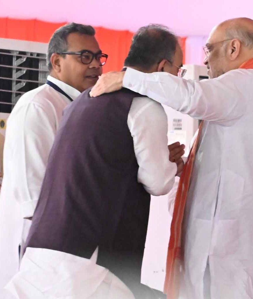कैबिनेट से बाहर, लेकिन सियासत में बरकरार मंगल पांडे,अमित शाह की तस्वीर ने बढ़ाई चर्चा