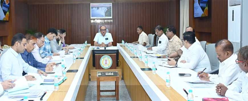 सिंचाई परियोजनाओं में लाएं तेजी, भू-अर्जन और क्लीयरेंस के कार्य शीघ्र करें पूरा- मुख्य सचिव