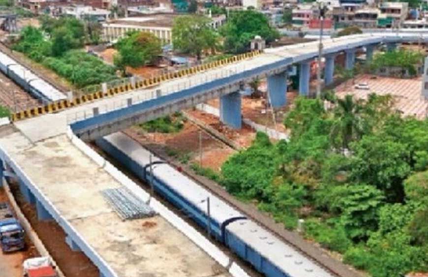 भोपाल के 90 डिग्री मोड़ वाले ब्रिज मामले में सस्पेंड इंजीनियर्स बहाल, मंत्री ने नोटशीट पर लिखा बहाल कर दो