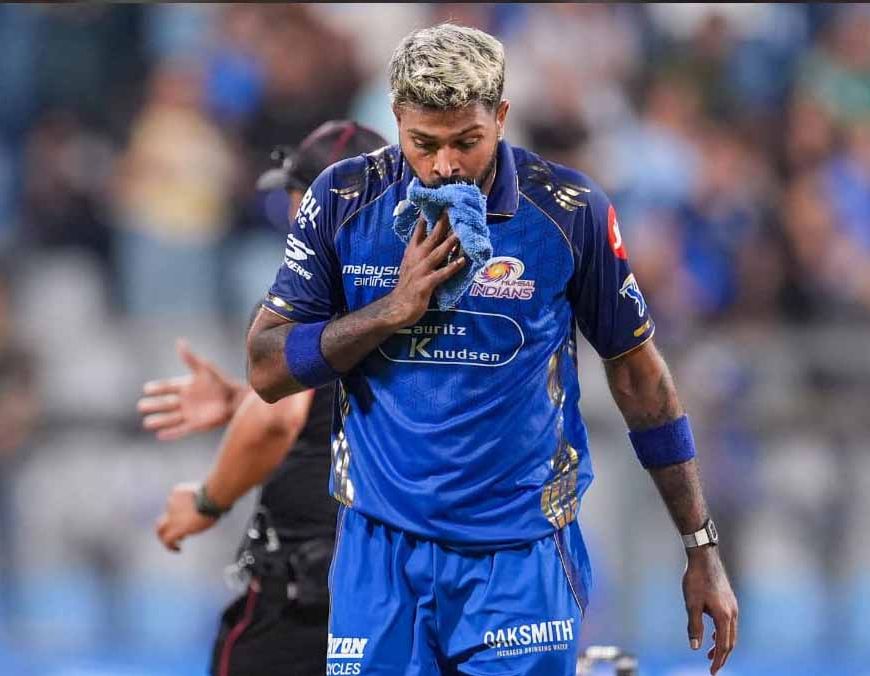 रायपुर में IPL का रोमांच: RCB टीम पहुंची, मुंबई इंडियंस ने जमकर बहाया पसीना