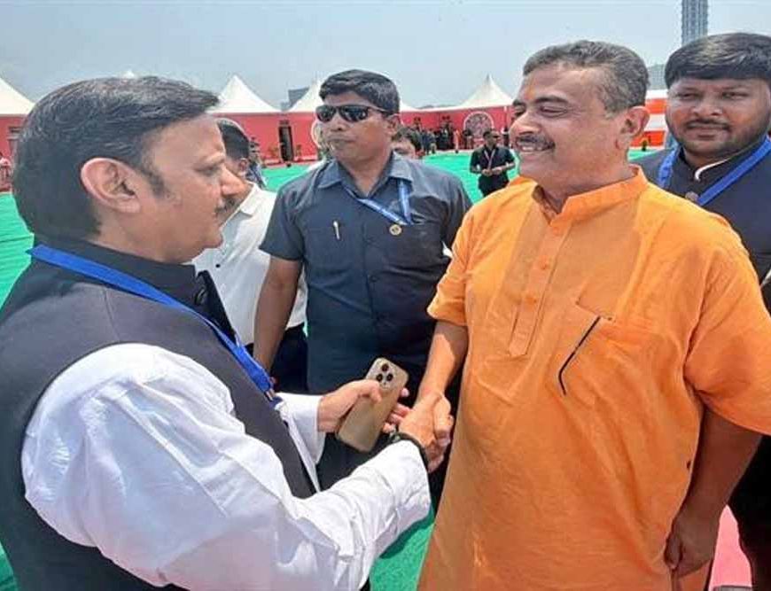 प मुख्यमंत्री  शुक्ल ने पश्चिम बंगाल के नवनिर्वाचित मुख्यमंत्री  सुवेंदु अधिकारी को दी बधाई