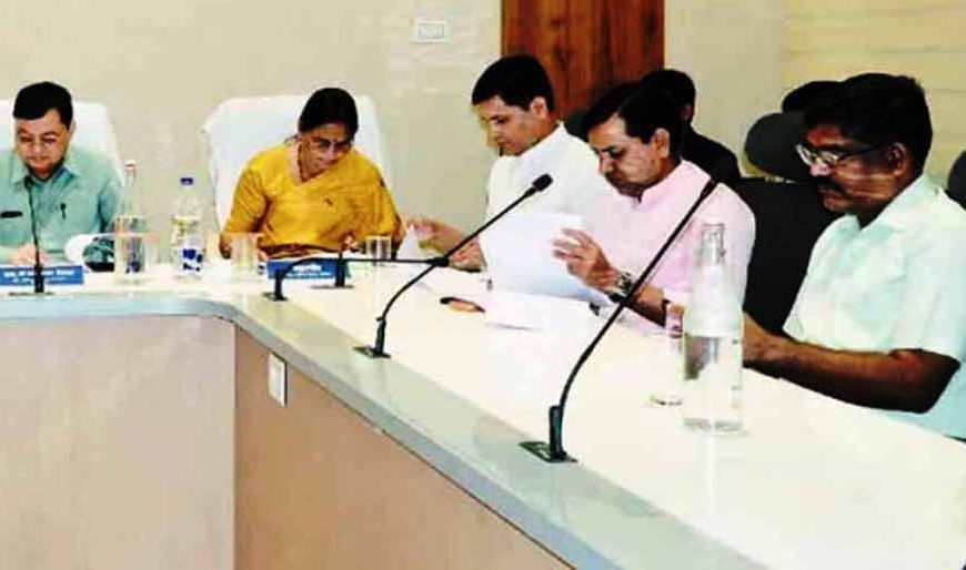 विकास कार्यों में देरी बर्दाश्त नहीं, उद्योग मंत्री देवांगन ने अधिकारियों को दिए सख्त निर्देश