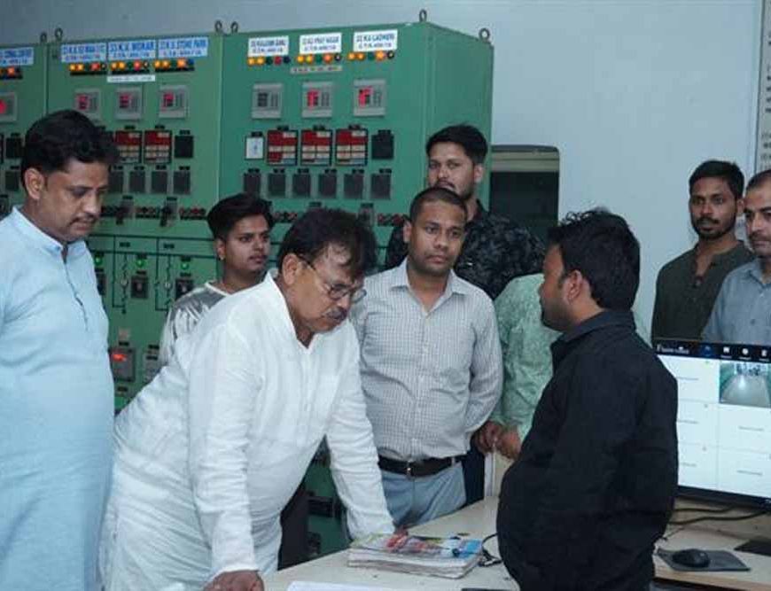 ऊर्जा मंत्री  तोमर ने रात में किया सिविल अस्पताल हजीरा, बिरला नगर सहित विद्युत केन्द्रों का औचक निरीक्षण