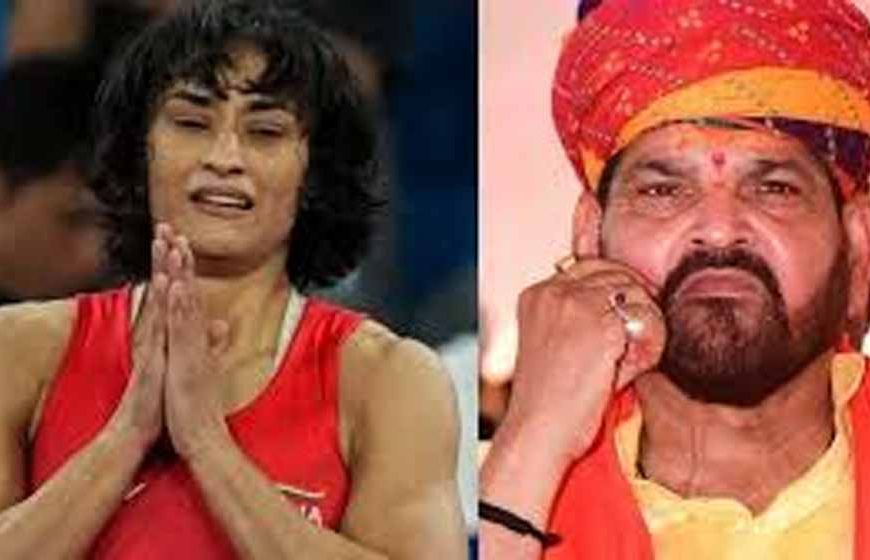 विनेश फोगाट और बृजभूषण शरण सिंह के बीच सोशल मीडिया शायरी वार, फिर बढ़ा विवाद