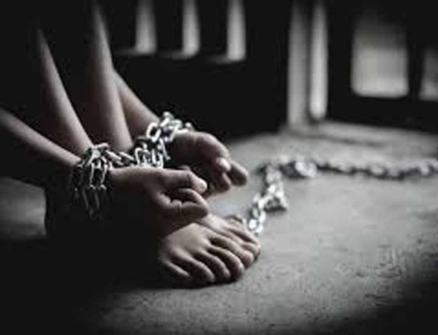बिहार पुलिस की बड़ी कार्रवाई: गोपालगंज में ऑर्केस्ट्रा गिरोह का भंडाफोड़, 44 लड़कियां मुक्त