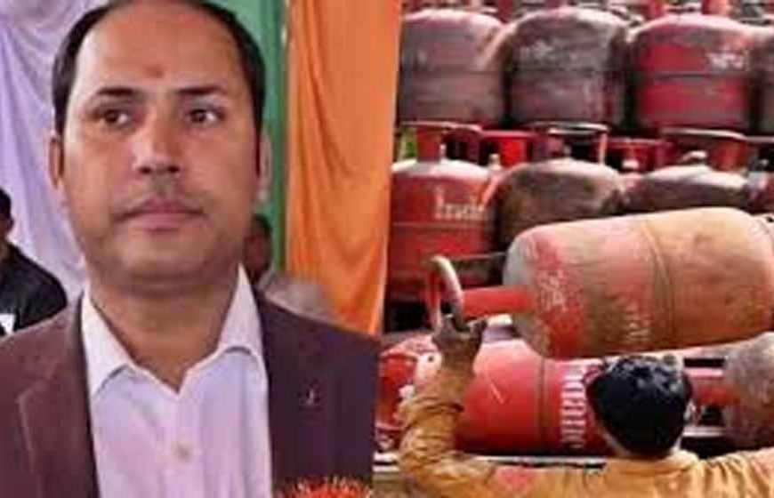 गैस सिलेंडर के लिए तहसील पहुंचे युवक को एसडीएम ने कराया गिरफ्तार