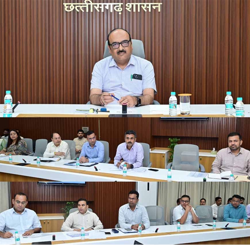 शासन के मिशन मोड में किए जाने वाले कार्यों की हुई समीक्षा मुख्य सचिव ने अधिकारियों की ली बैठक