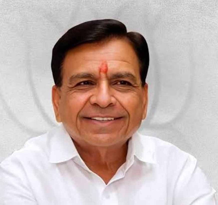 उप मुख्यमंत्री  देवड़ा ने त्यागी पायलट और फॉलो वाहन सुविधा