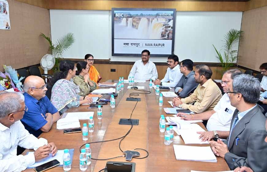 धान उठाव, कस्टम मिलिंग और पीडीएस व्यवस्था की खाद्य मंत्री दयालदास बघेल ने की विस्तृत समीक्षा
