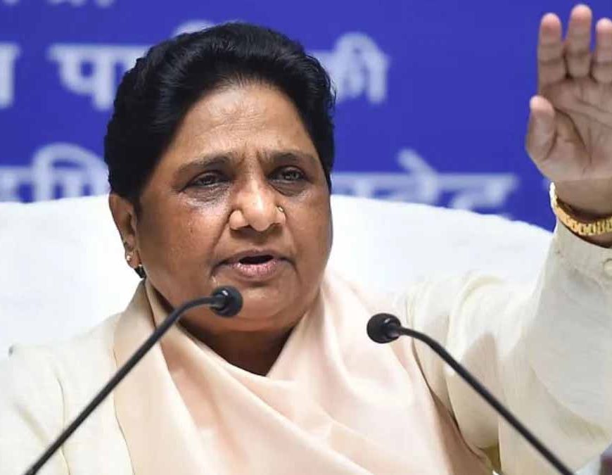 ब्राह्मण टिप्पणी पर गरमाई यूपी की राजनीति, मायावती ने अखिलेश से मांगी माफी