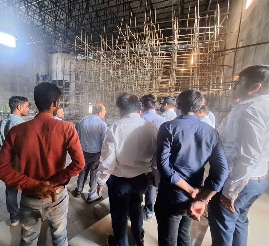 'सड़क खंडों के समग्र विकास की कार्ययोजना बनाकर करें काम, भविष्य की जरुरतों के अनुरूप एक साथ स्वीकृत कराएं फ्लाई-ओवर्स'