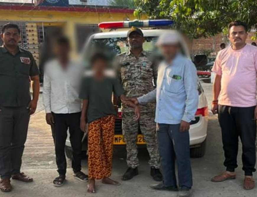 छतरपुर के डायल-112 हीरोज रास्ता भटकी मानसिक रूप से अस्वस्थ 13 वर्षीय बालिका को सुरक्षित परिजनों से मिलाया