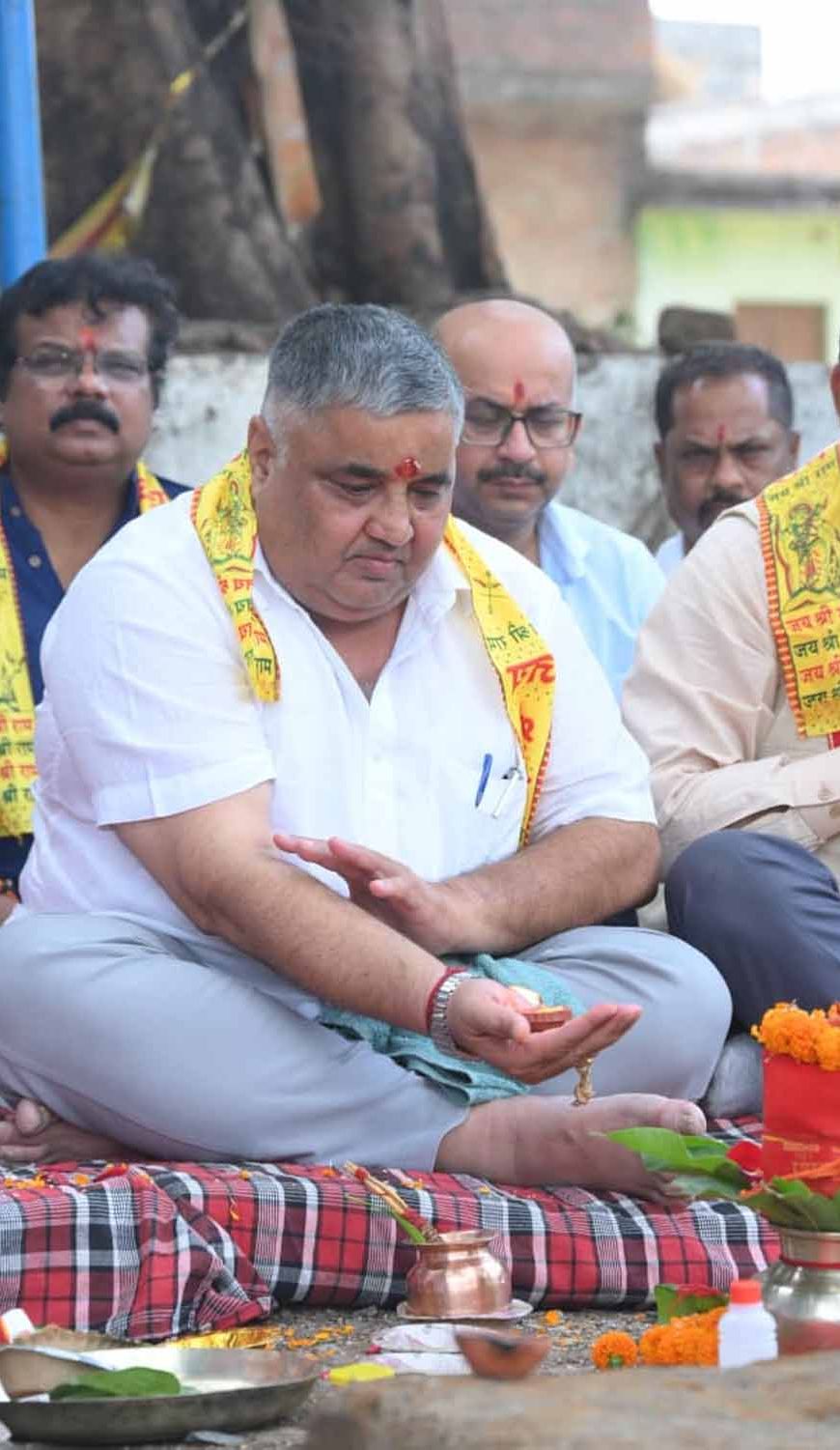 पर्यटन, संस्कृति एवं धर्मस्व मंत्री  राजेश अग्रवाल ने किया शिव मंदिर निर्माण कार्य का भूमिपूजन