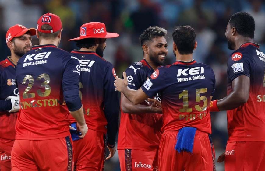 RCB ने रचा इतिहास, IPL प्लेऑफ में पहुंचने वाली पहली टीम बनी, पंजाब की लगातार छठी हार