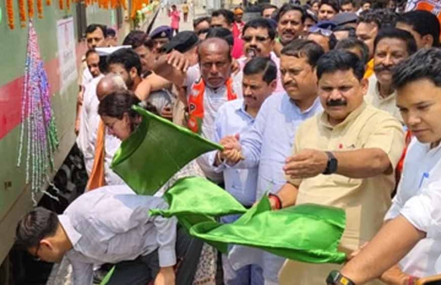 पश्चिम चंपारण को दो नई ट्रेनों की सौगात, नरकटियागंज से दरभंगा और सिकटा से मुजफ्फरपुर सेवा शुरू