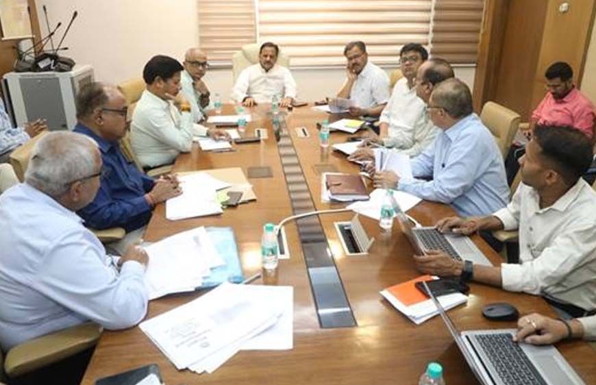 निर्माण कार्य पूर्ण होते ही शीघ्र प्रारंभ हों स्वास्थ्य सेवाएं : उप मुख्यमंत्री शुक्ल