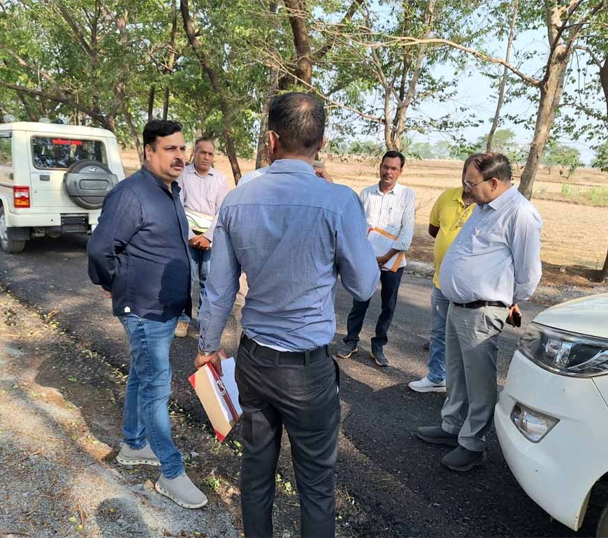 लोक निर्माण विभाग के सचिव ने निर्माणाधीन कुरुद-सिर्री मार्ग और सिर्री-चटौद सड़क का किया निरीक्षण