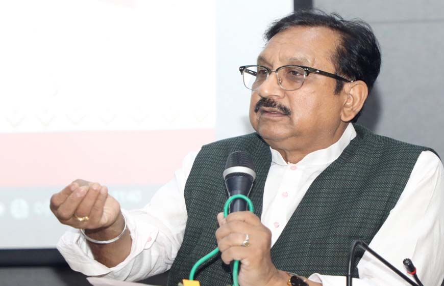 बिखरे हुए गांवों के स्थान पर ब्लॉक मुख्यालय में छात्रावासों का किया जाये युक्तियुक्तकरण : मंत्री डॉ. शाह