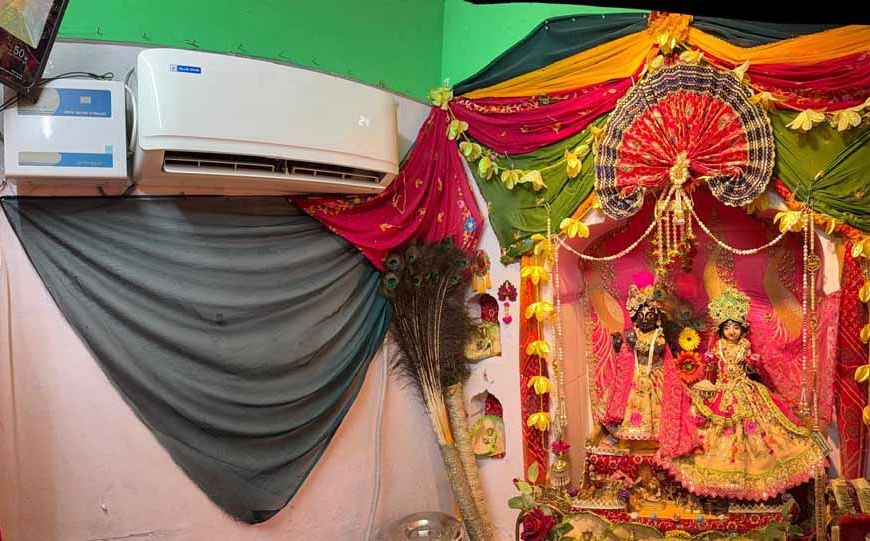 हिसार में भगवान को चढ़ रहा आइसक्रीम का भोग, भीषण गर्मी में मंदिरों के गर्भगृह बने कूल-कूल