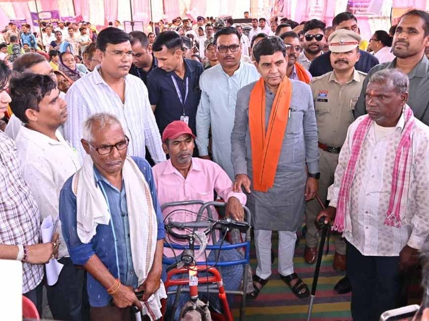 ​बिजली की कड़क ने छीने थे पैर, 'सुशासन' ने दी आत्मनिर्भरता की नई उड़ान