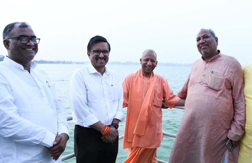 सीएम योगी ने रामगढ़ताल में की क्रूज की सवारी