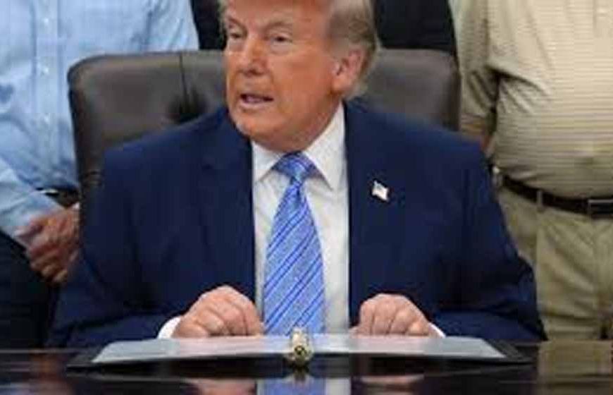 ईरान पर ट्रंप का बड़ा संकेत, 24 घंटे में सैन्य कार्रवाई या समझौते पर फैसला संभव