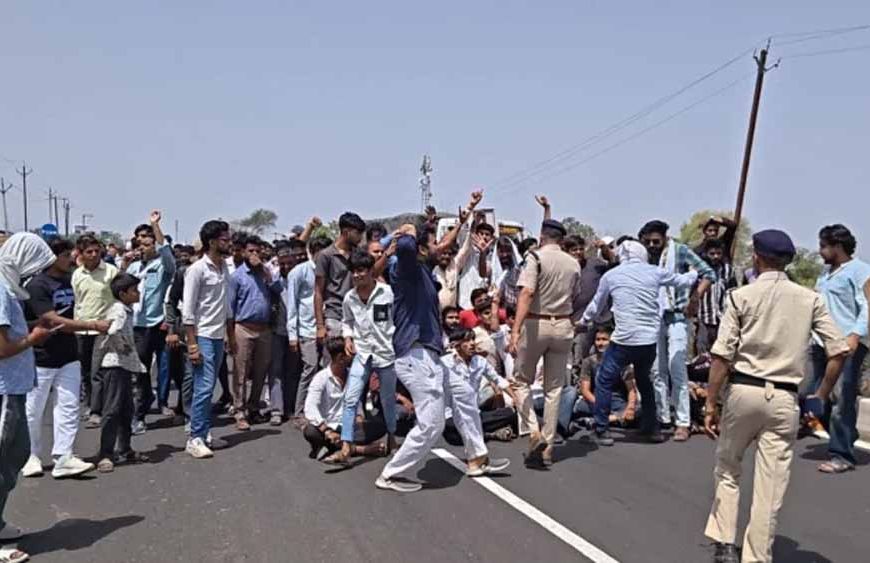सीहोर में 15 दिन की बिजली कटौती पर फूटा गुस्सा, ग्रामीणों ने किया चक्काजाम