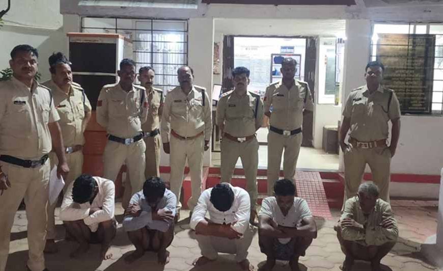 मध्यप्रदेश पुलिस का अपराधियों और असामाजिक तत्वों के खिलाफ रातभर चला प्रदेशव्यापी विशेष कॉम्बिंग गश्त अभियान