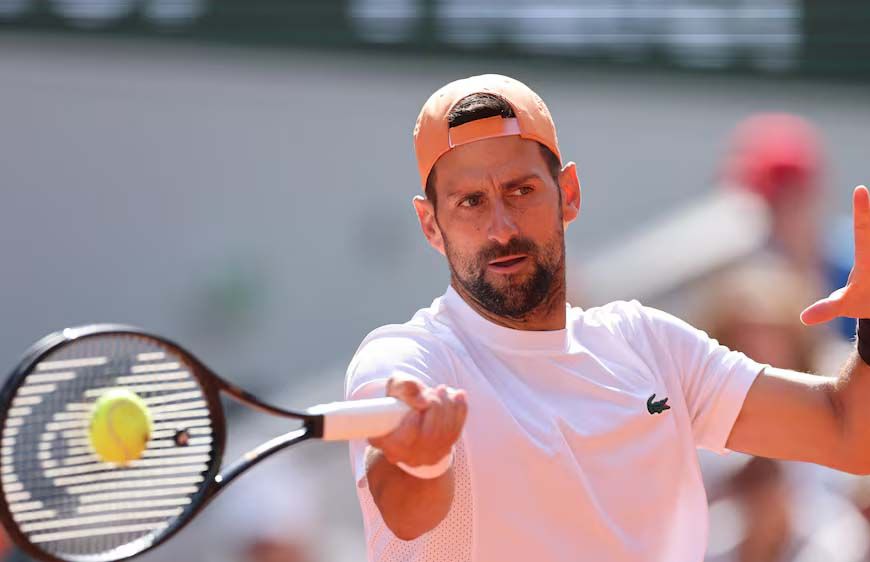 French Open 2026 में जोकोविच का बड़ा धमाका, कोर्ट पर उतरते ही तोड़ा फेडरर का वर्ल्ड रिकॉर्ड