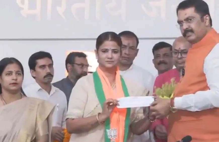 RJD को बड़ा झटका, रितु जायसवाल ने थामा BJP का दामन; संजय सरावगी ने दिलाई सदस्यता