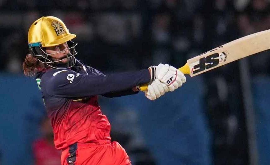 पाटीदार का प्रहार, RCB फाइनल में; गुजरात 92 रन से पस्त