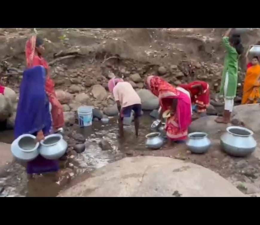 लातेहार के नैना गांव में पेयजल संकट गहराया, धंस गया एकमात्र सरकारी कुआं