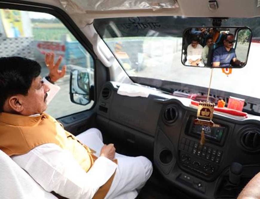 सादगी का संदेश : मुख्यमंत्री डॉ. यादव बस में जनप्रतिनिधियों और अधिकारियों के साथ पहुंचे उज्जैन