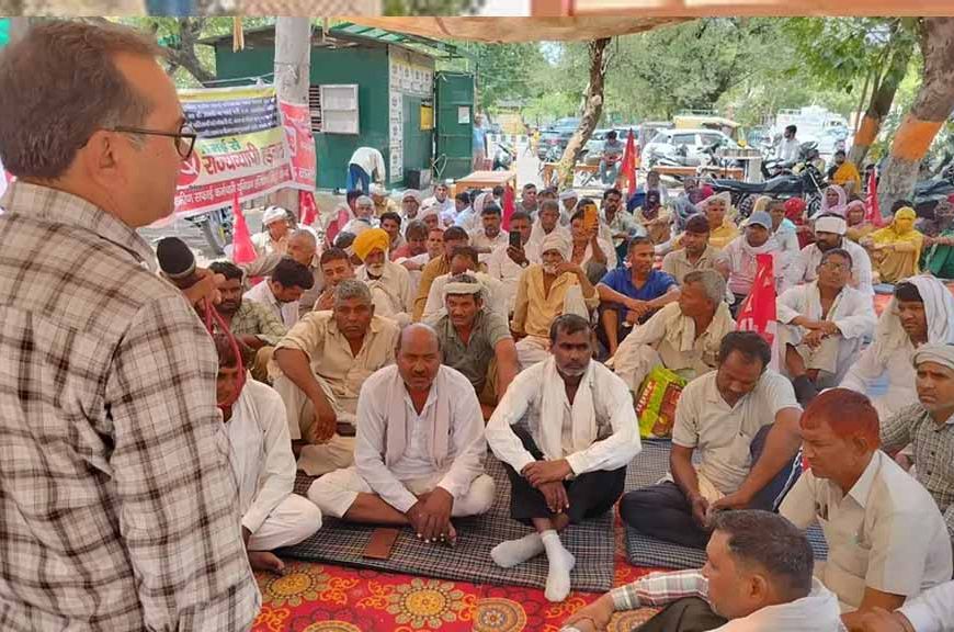 हरियाणा में ग्रामीण सफाई कर्मचारियों की हड़ताल 31 मई तक बढ़ी, पक्की नौकरी की मांग पर मंत्री आवास घेरने की चेतावनी