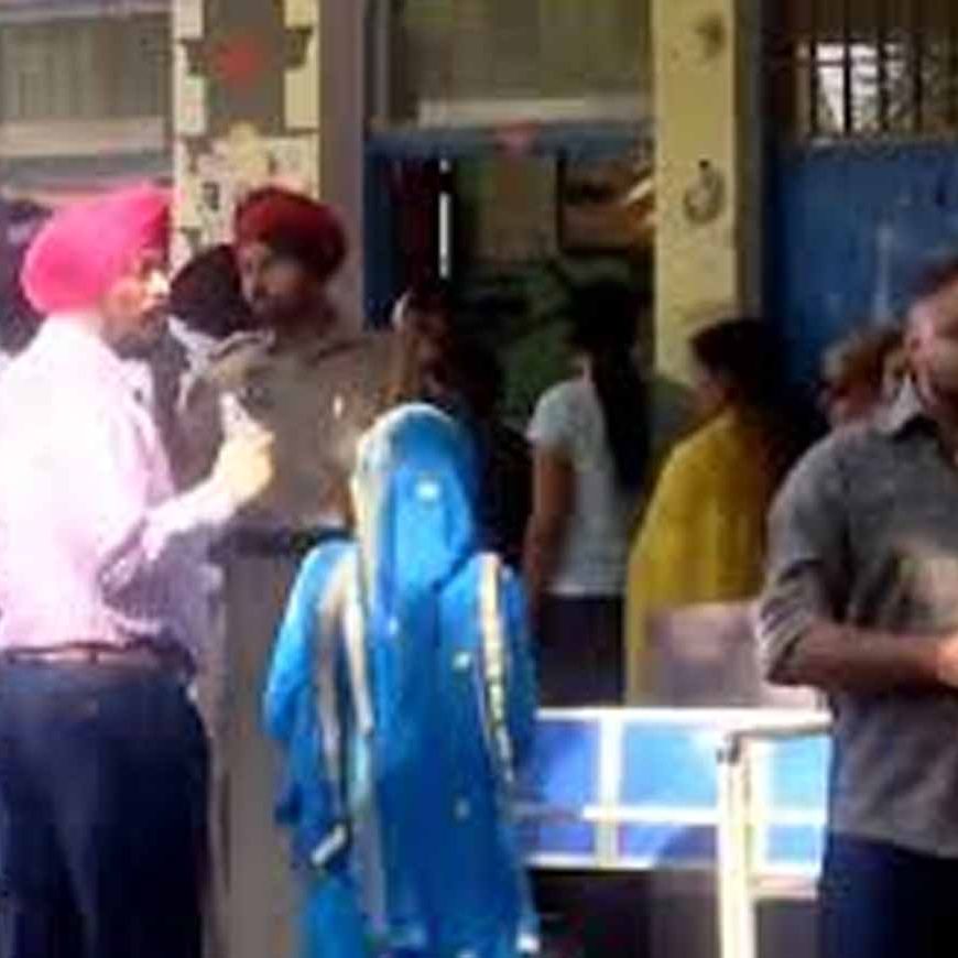 पंजाब निकाय चुनाव पर बवाल, गड़बड़ी के आरोप लेकर राज्य चुनाव आयुक्त से मिला भाजपा प्रतिनिधिमंडल