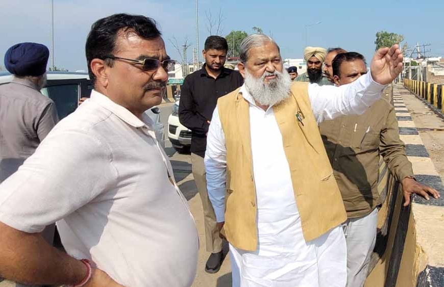 यमुनानगर में मंत्री अनिल विज का सख्त अंदाज, अधिकारियों को लगाई फटकार; बोले- गलत काम करने वालों को ठीक करने आया हूं