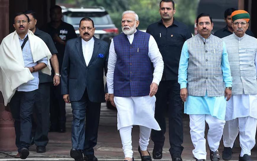 मोदी सरकार की नई स्कीम का बड़ा तोहफा, मिलेगा कैश, आसान लोन और इंश्योरेंस का लाभ